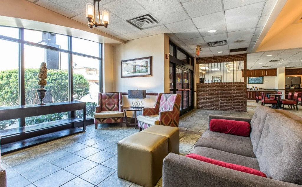 Black Bear Inn & Suites