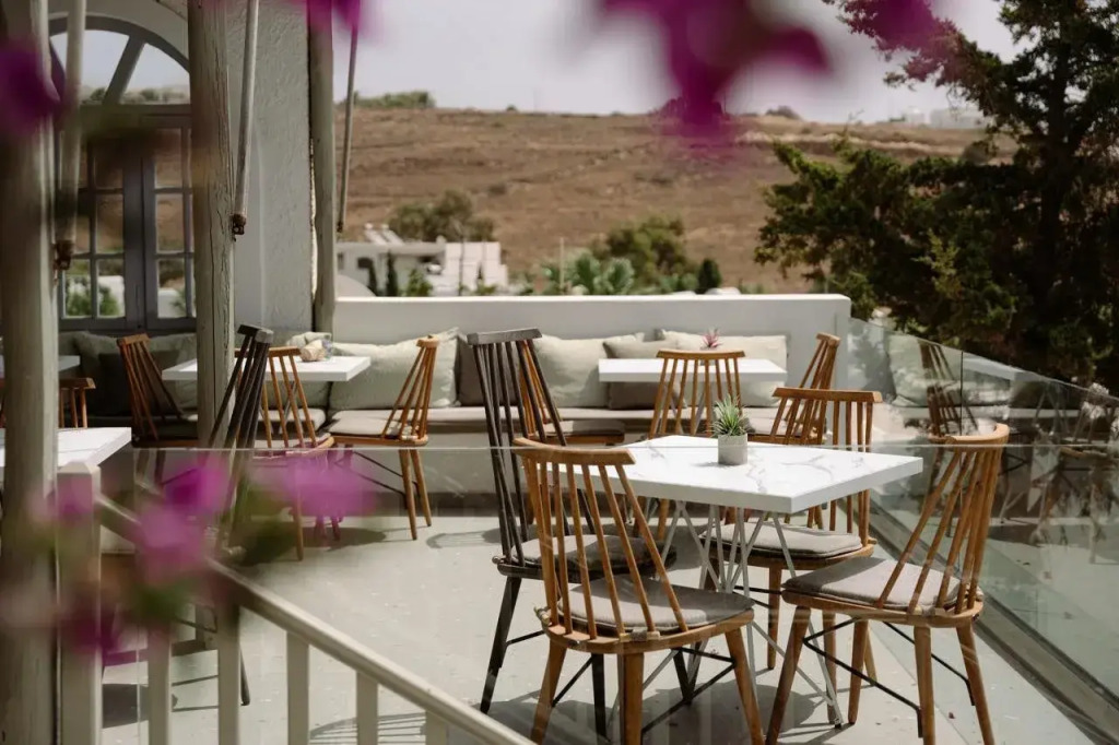 Pnoi Hotel