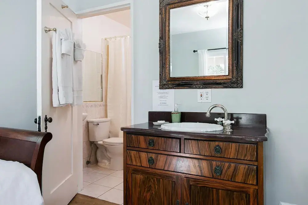 427 Santa Barbara (1655-159030) - Studio Hotel Room