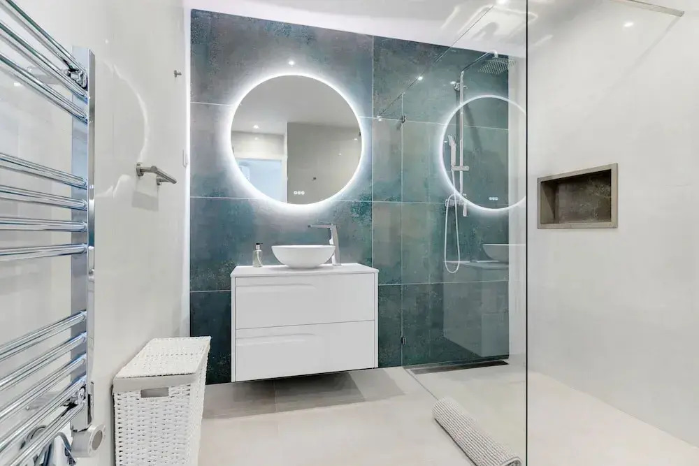 Casa Ella - Beautifully Renovated Townhouse Walkin