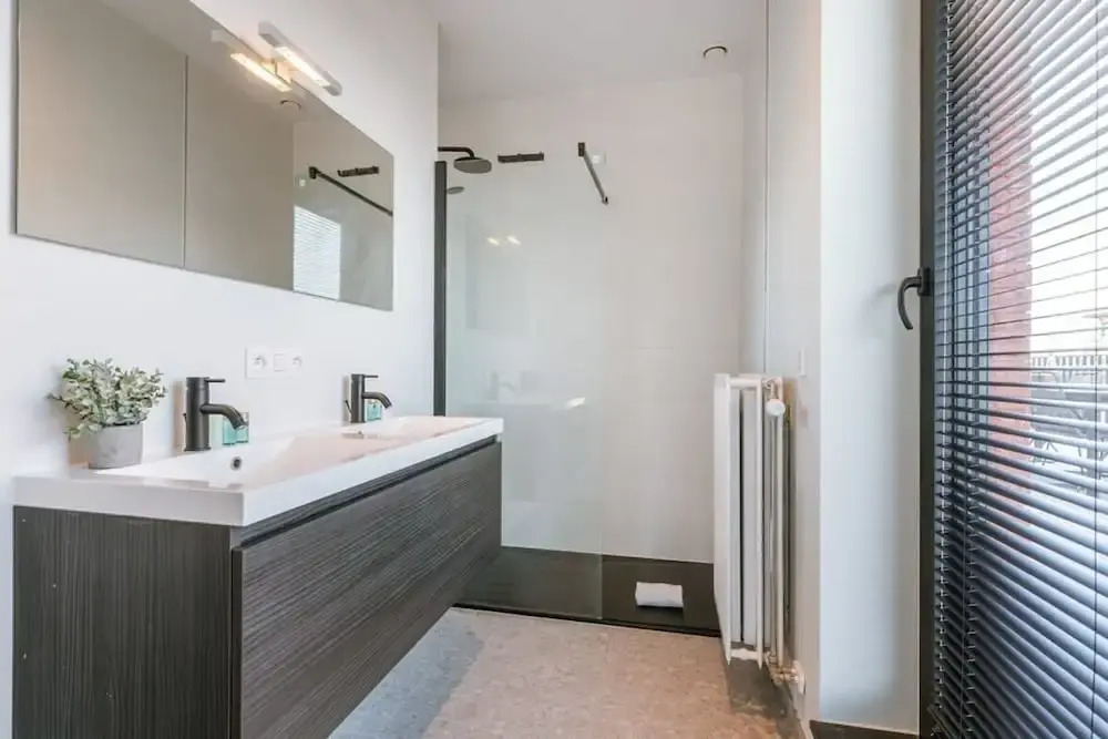 Spacious Apartment With Beautiful Terrace Near Ghent