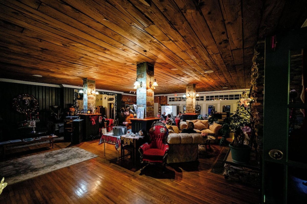 Osceola Lake Inn