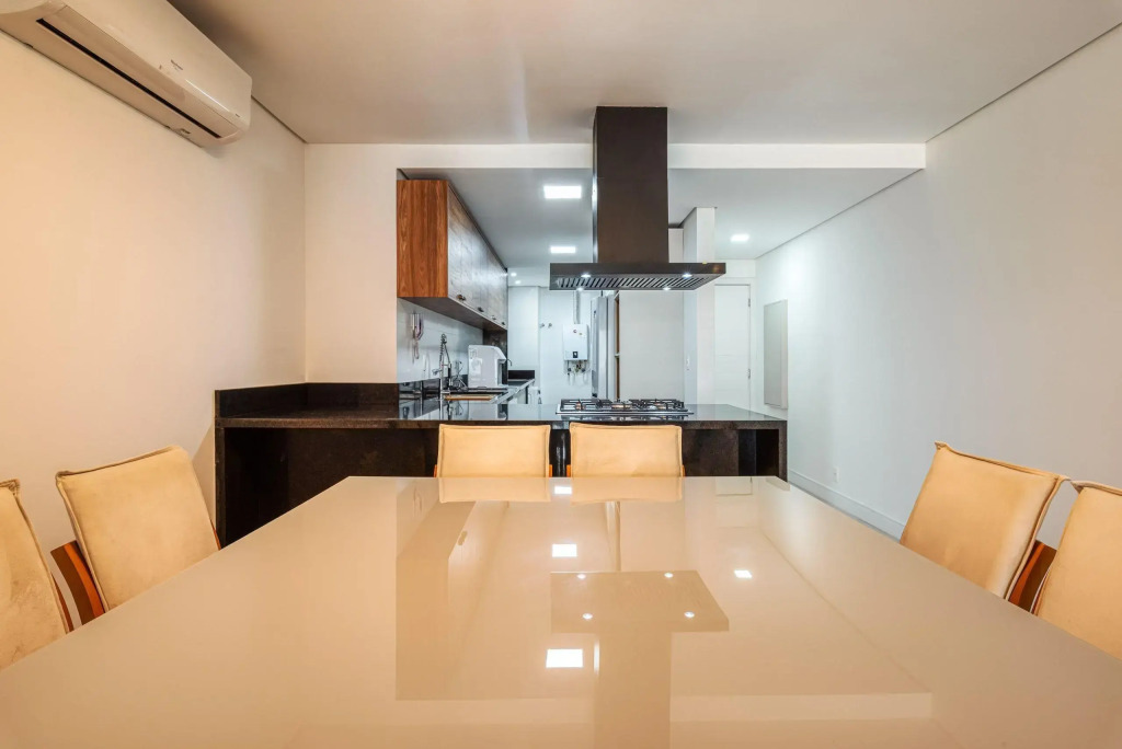 Apt Moderno com varanda a 150m do mar ABC0202
