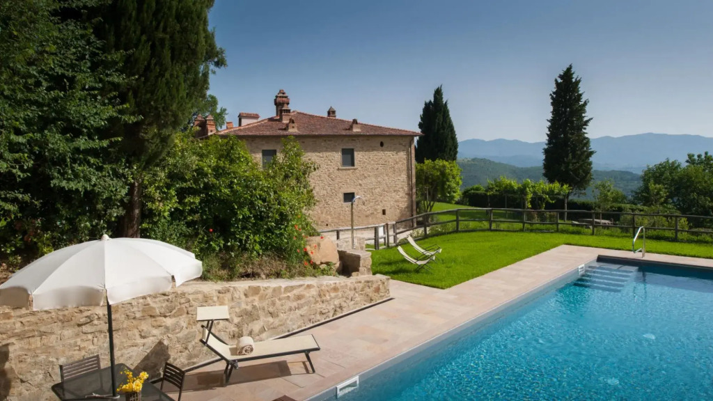 Sleeps: 12 (6 bedrooms, 6 bathrooms) 450 m2. Private garden and the pool (5x12 mts – 1,30mts depth),-VILLA LEOPOLDINA