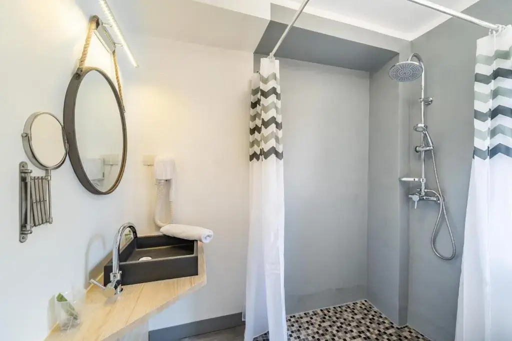LOasis Hotel
