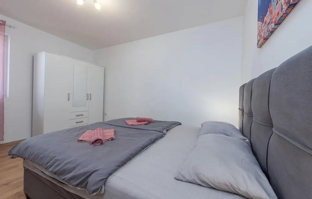 Beautiful Apartment in Turanj With Wifi and 1 Bedrooms