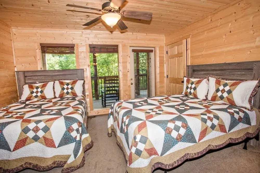 A Cabin to Remember 5 Bedrooms 5 Bathrooms Cabin