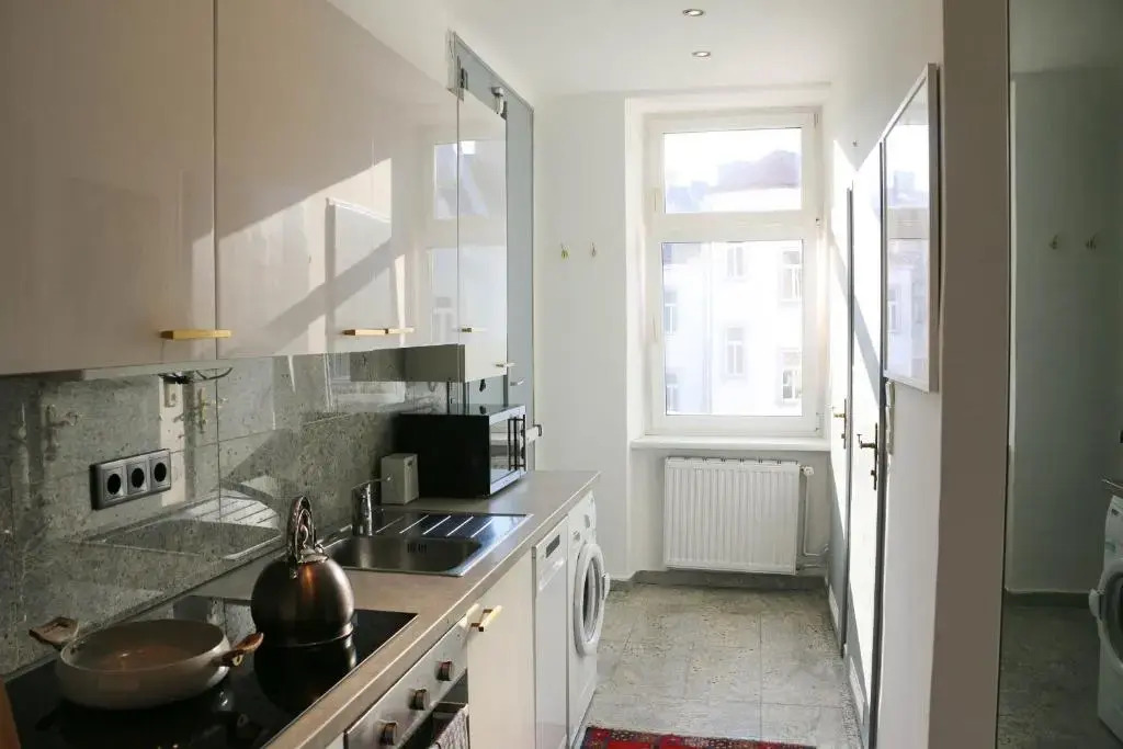 Charming Apartment: only 10 Minutes to the Center