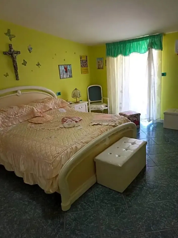 Bed fiorella