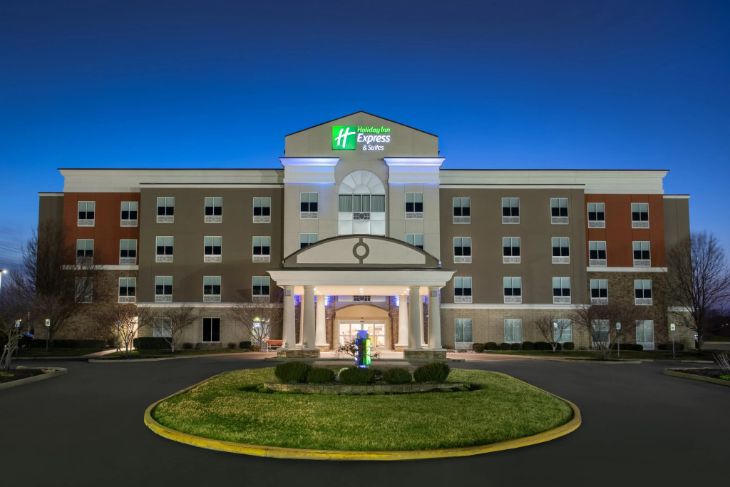 Holiday Inn Express & Suites Terre Haute by IHG