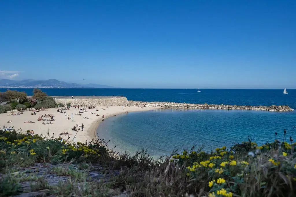 Charmant appartement spacieux pour 6P vue mer vieil Antibes