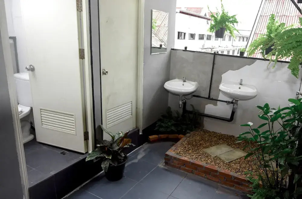 The Hubs Hug Hostel