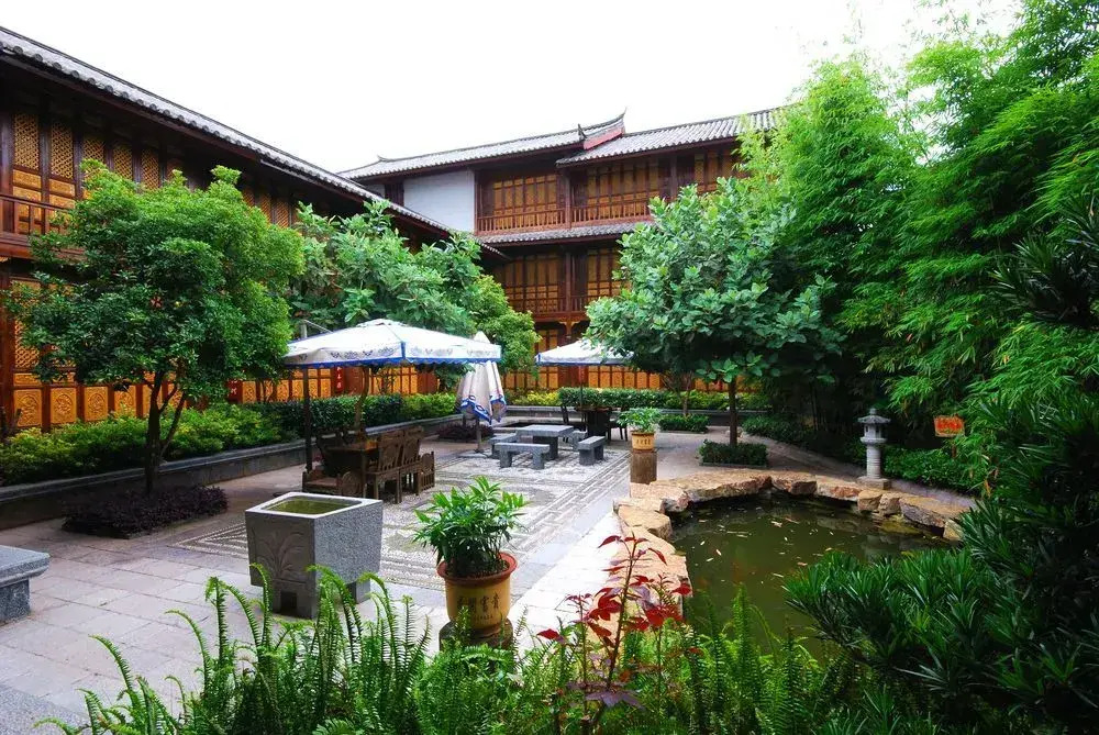 Lijiang Golden Path Hospitality