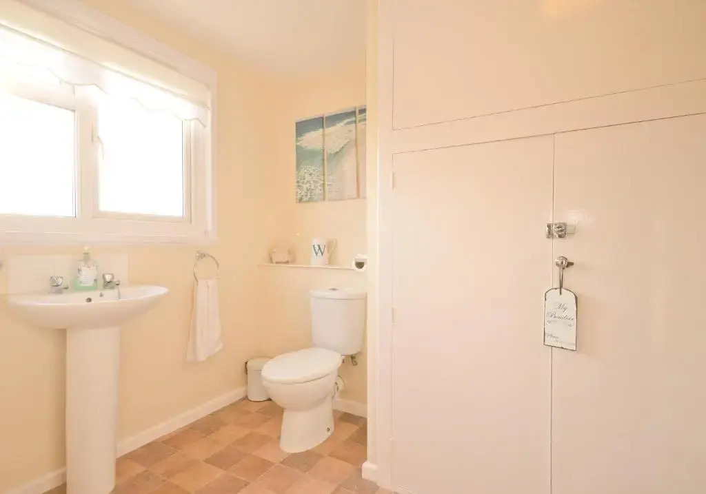 18 Tollgate Cottages