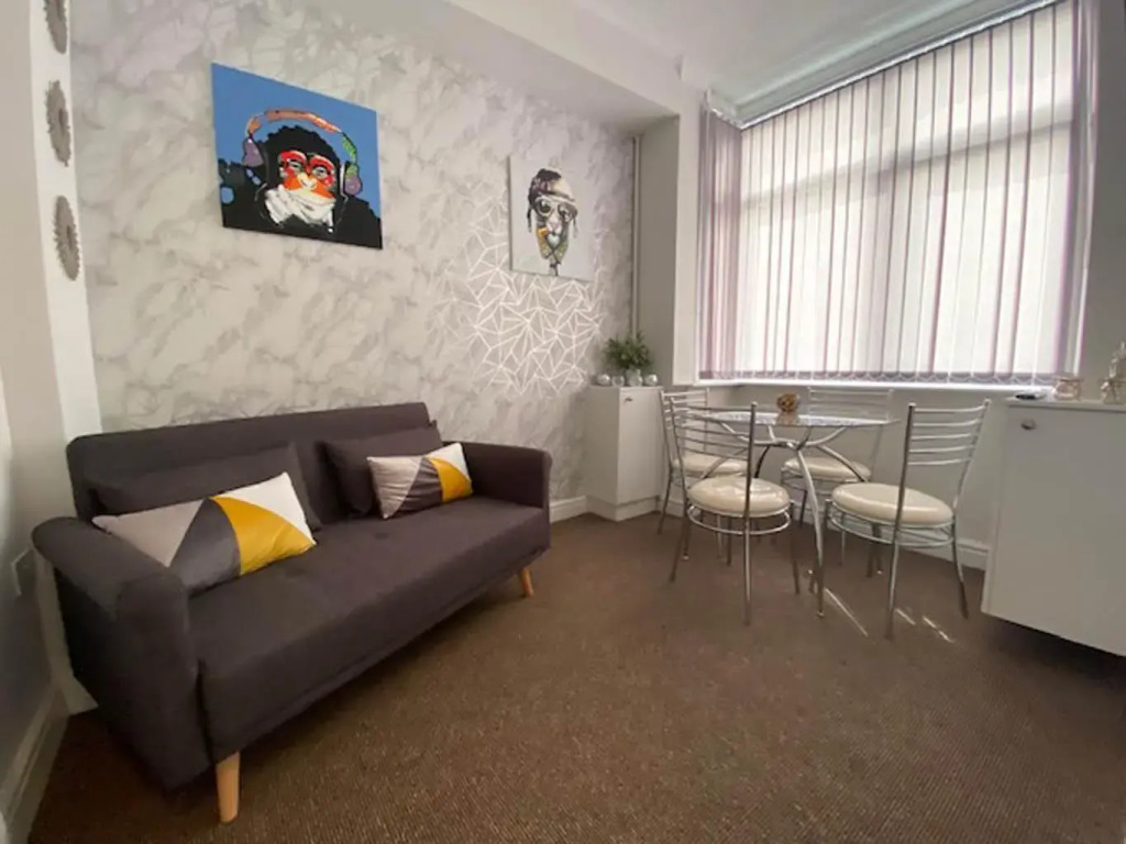 Townhouse @ 110 Etruria Vale Road Stoke