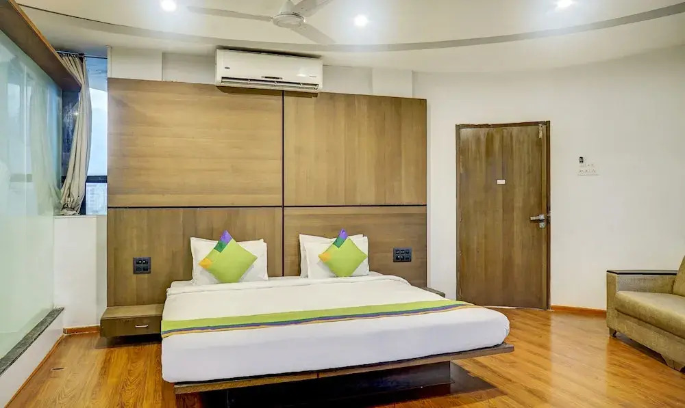 Treebo Hotel Shivas