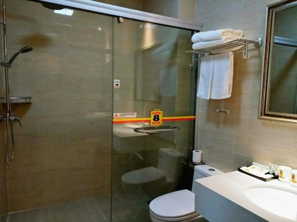 Super 8 Hotel (Linquan East Road, Guangde Road)