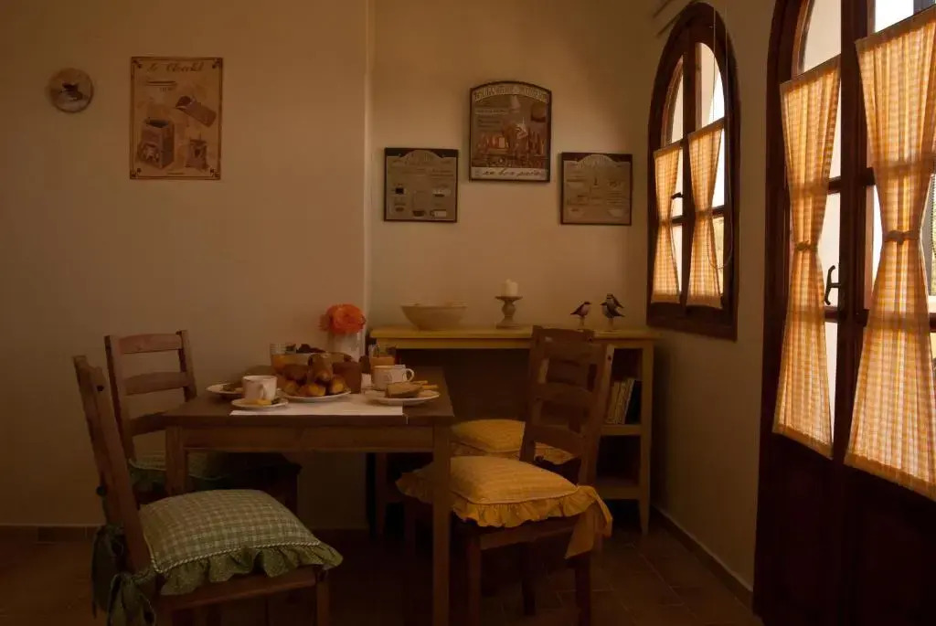 Amboula Beach Apartments