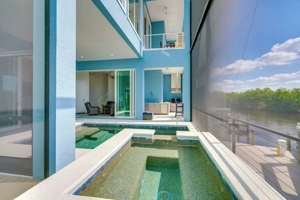 Luxury Group Escape in Cape Corals Cape Harbour!