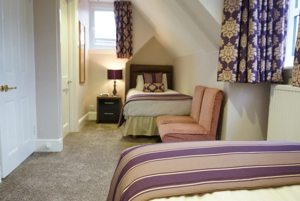 The Lawn Guest House Gatwick