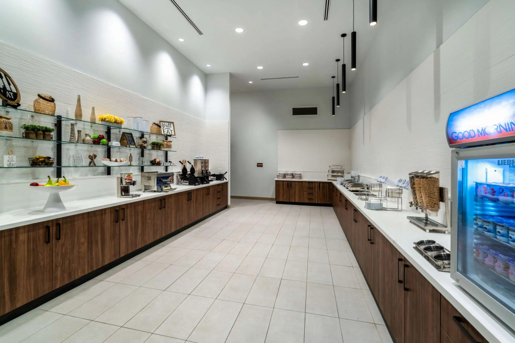 La Quinta Inn & Suites by Wyndham Nashville Downtown Stadium