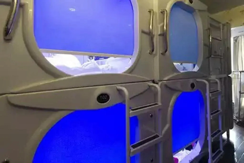 Meet Space capsule Youth Hostel