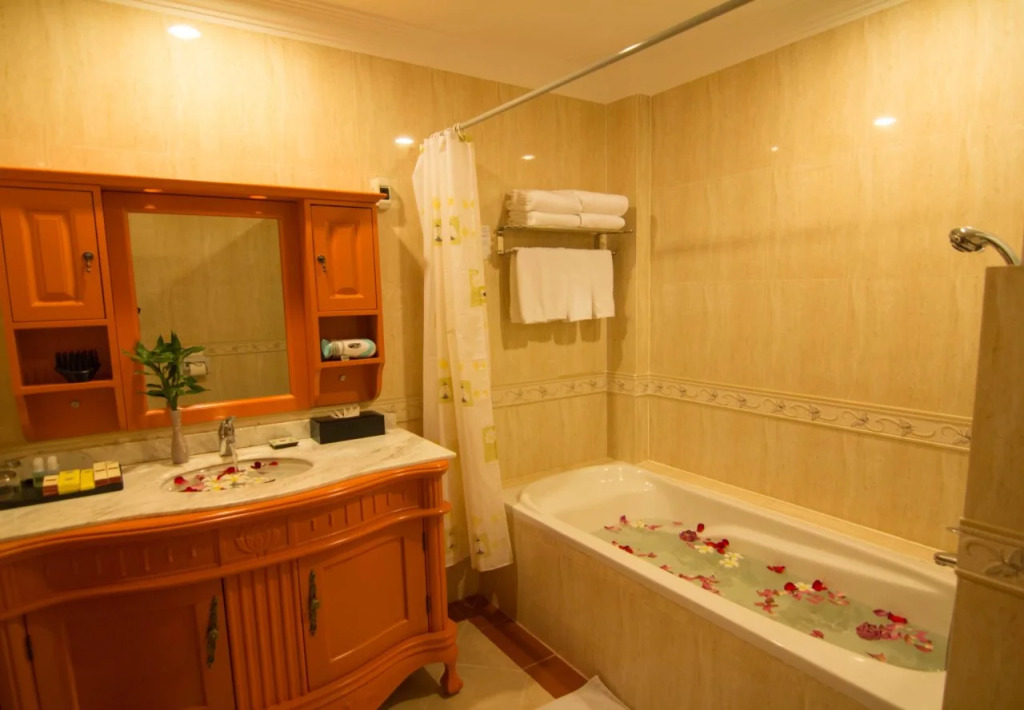 Golden Sea Hotel & Casino