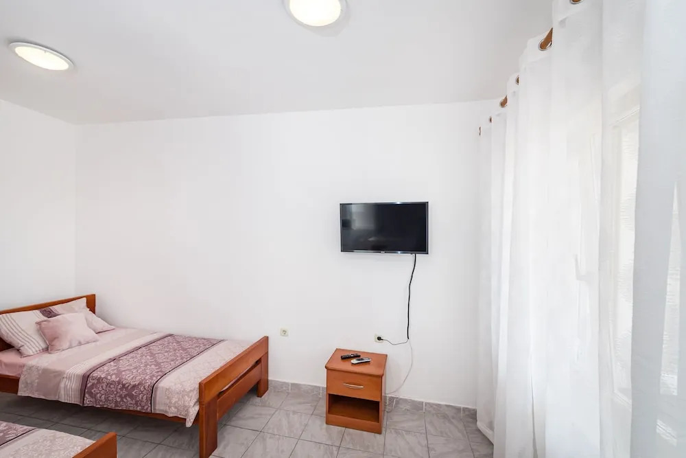 Cozy Apartment Marija with Garden