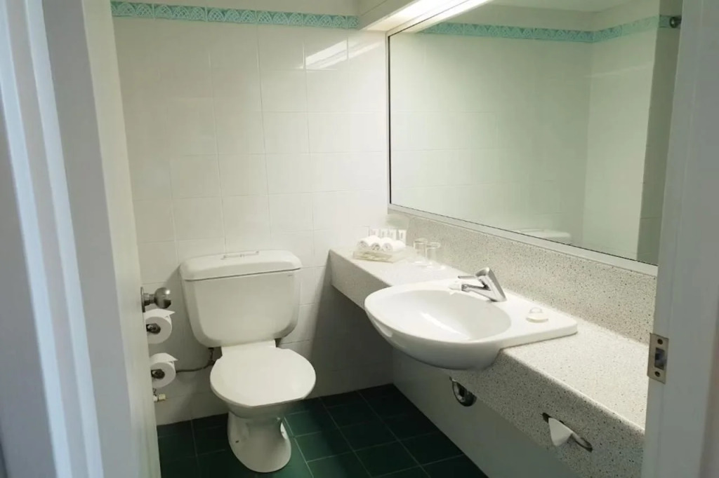 Cairns Harbourside Hotel