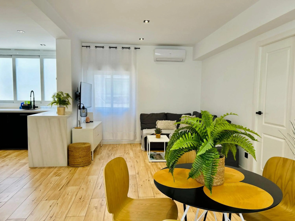 Palm Tree Eco Apartment in Fuengirola Center