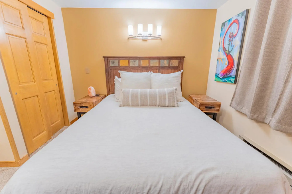 The Yak Shack: Incredible Mountain View Condo