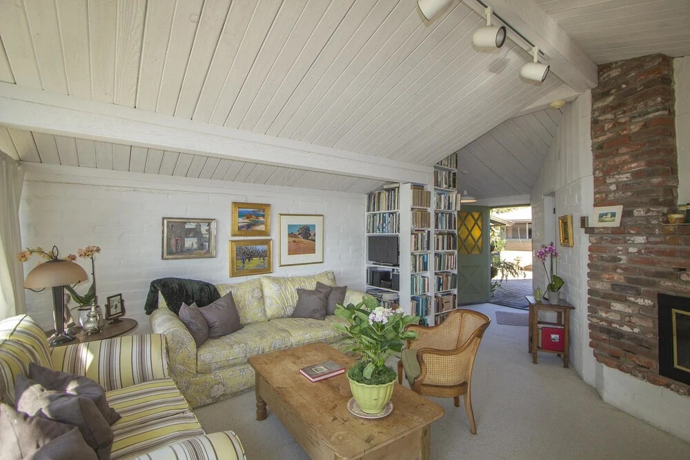 "Pepper Tree Cottage" Panoramic Views of Carmel Valley, Walking Distance to the Village
