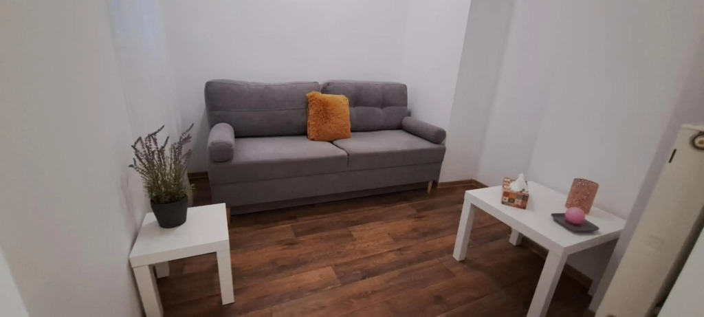 Sweet 16 Apartment in the Party District