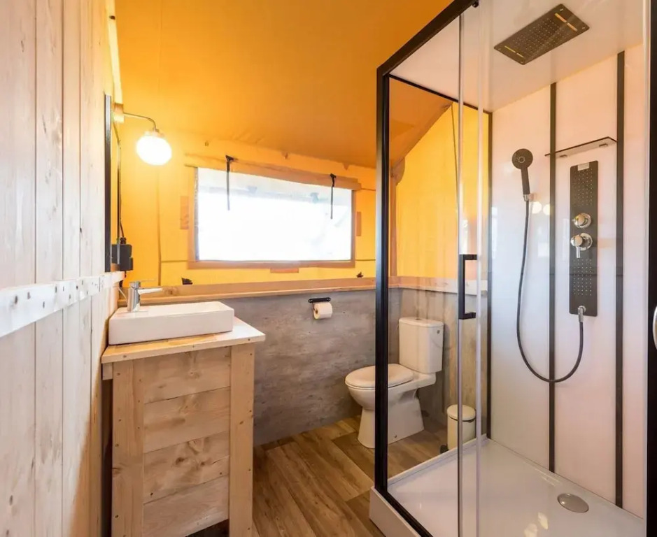 Cozy 5-person Glamping Tent in Ardennes