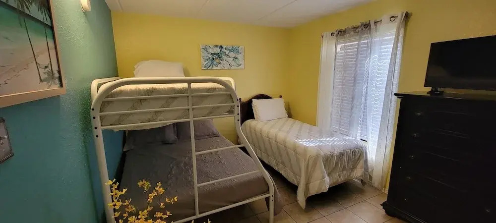 Clean Updated Condo w/ Pool 1/2 a Block to Beach 2 Bedroom Home by Redawning
