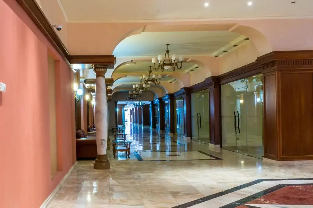 Port Palace Apartments