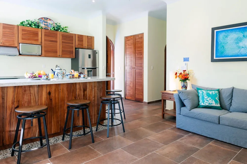 Casa Sonoma - Charming Condos Minutes from Beach & Reef