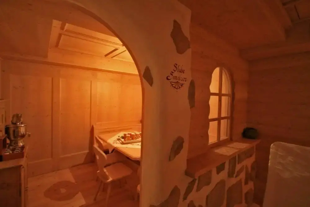 Hotel Chalet Alaska