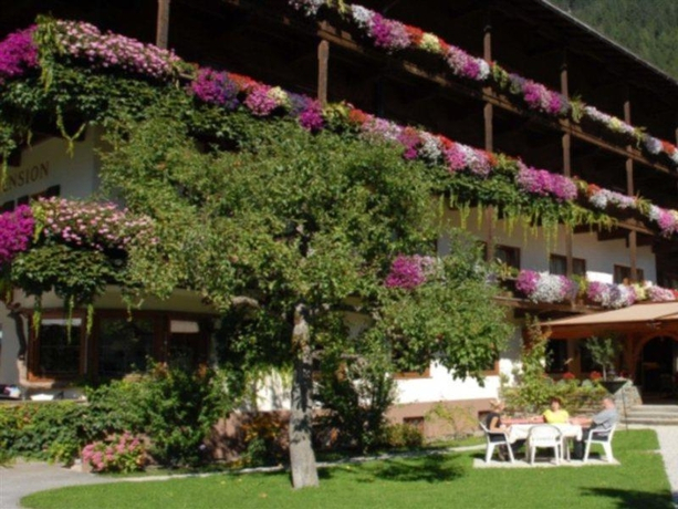 Hotel-Pension Strolz