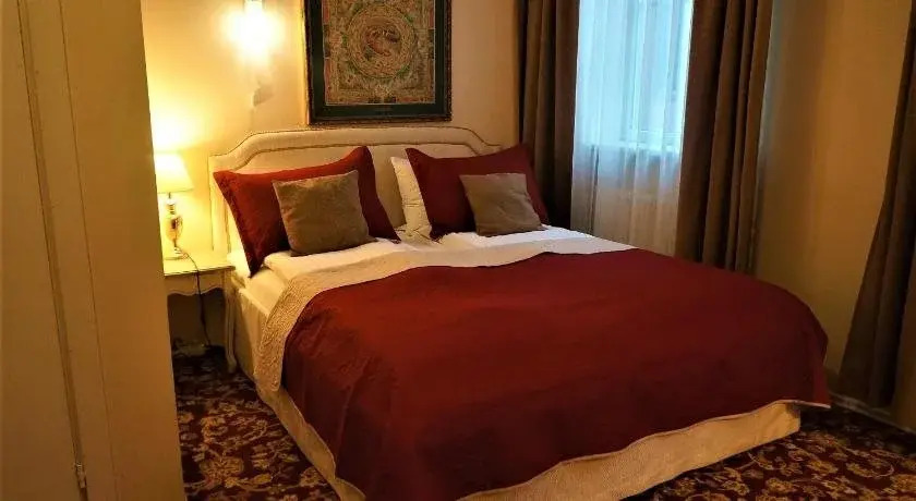 Hotel Radharane