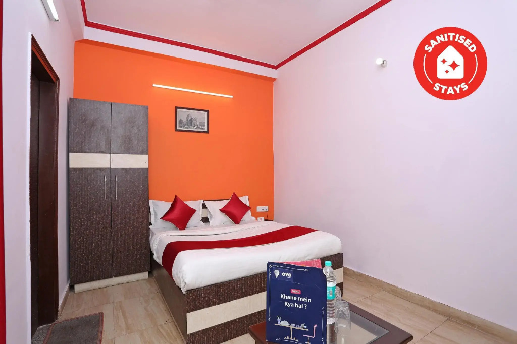 OYO 11407 Hotel Royal King