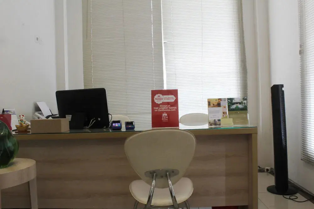 ZEN Rooms Kuningan Anggrek
