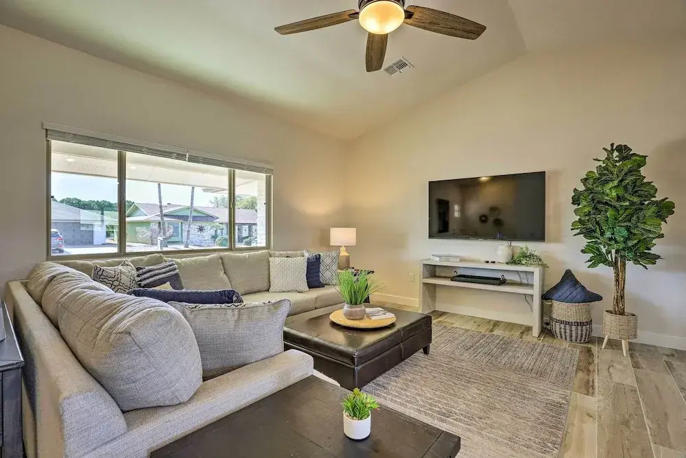 Putting Green, Grill: Home in Sun City West