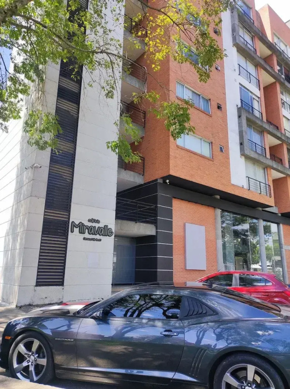 Modern Miravalle Apartment