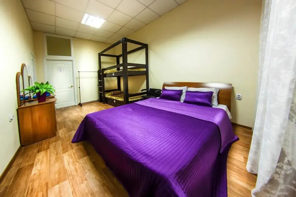 Like Hostel