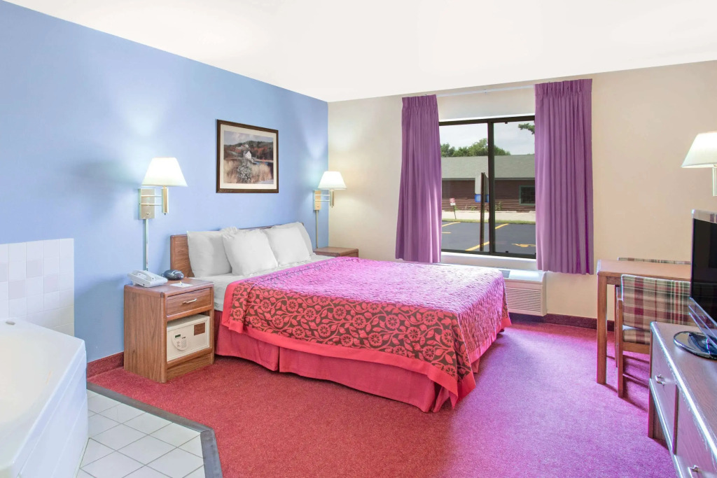 Days Inn by Wyndham Madison NE/Windsor