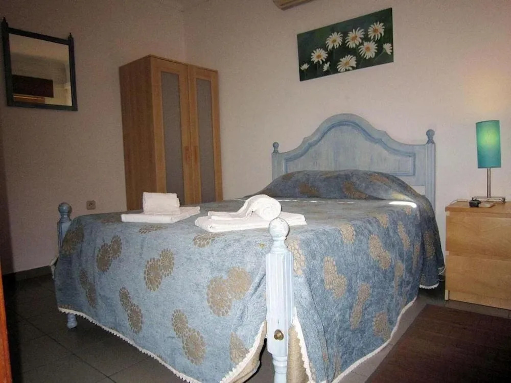 E-Nove Lounge Hostel Caffe