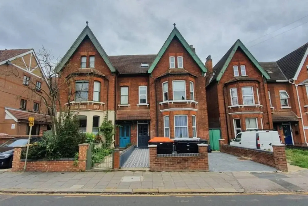 Beautiful 2BR Aptmt in Bedford Parking Wifi