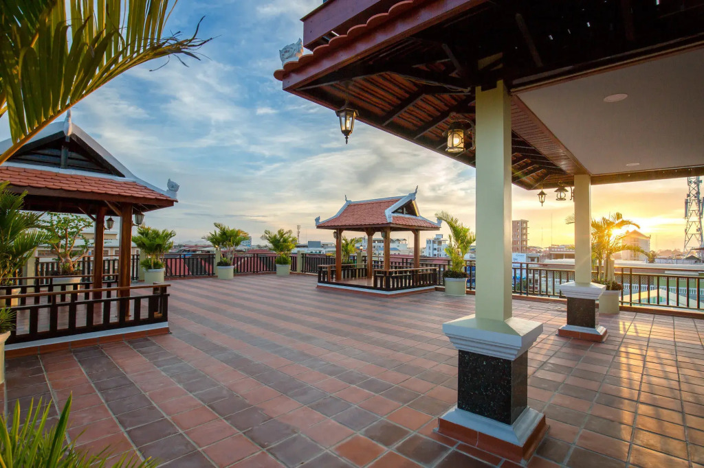 Seng Hout Hotel