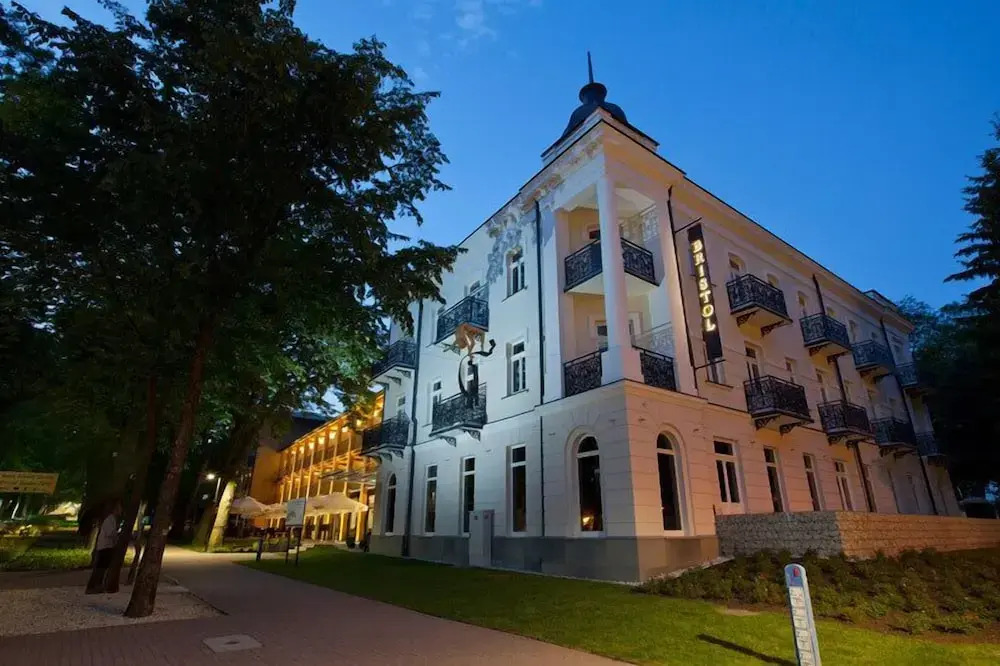 Bristol Art & Medical SPA